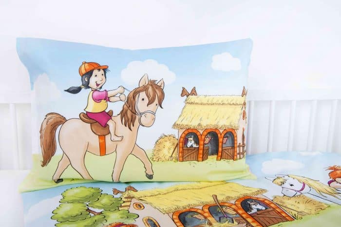 Produktbild Bettwäsche Pferde Ponyhof Pink 100x135 Kissen Rückseite und Ausschnitt Decke